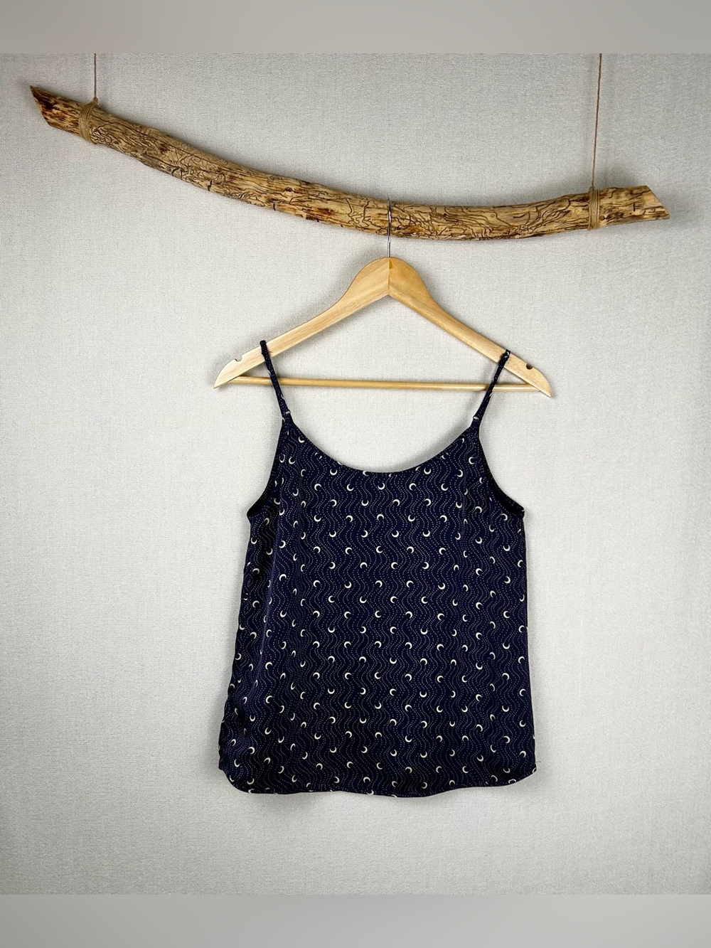 Babaton XS Navy Moon Print Cami Tank Top Adjustable Straps Aritzia - Picture 3 of 9